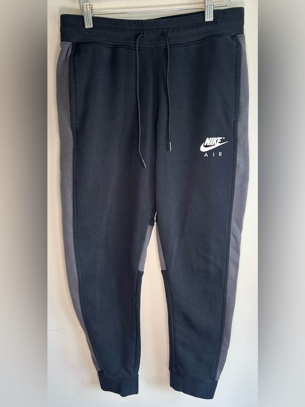 Nike Air Men’s Sportswear Jogger Pants Size M Black Gray Fleece Pants DD6348-010